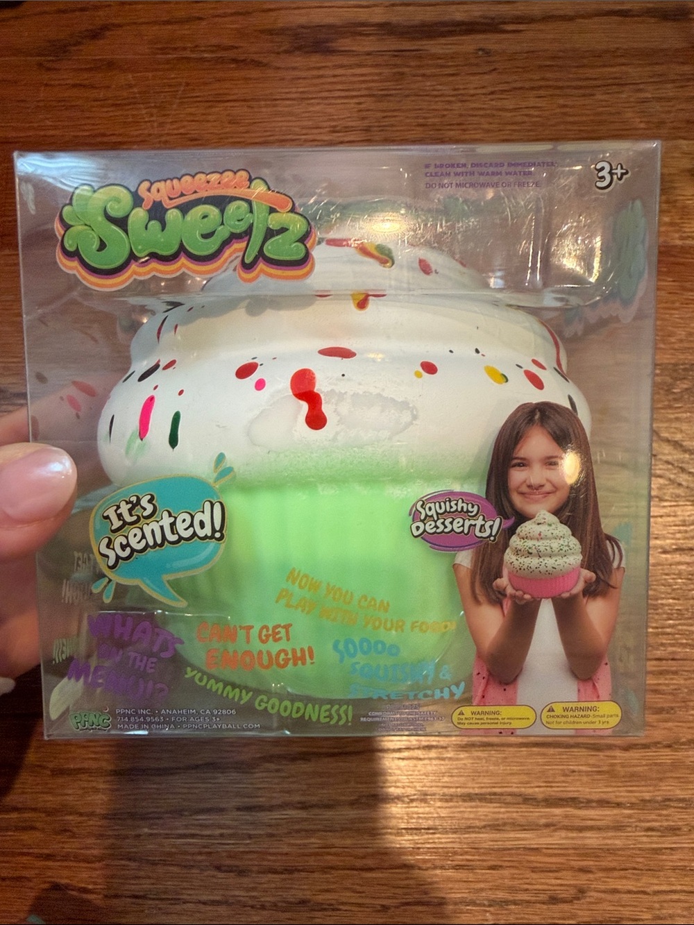 Squeeze Sweetz Cupcake